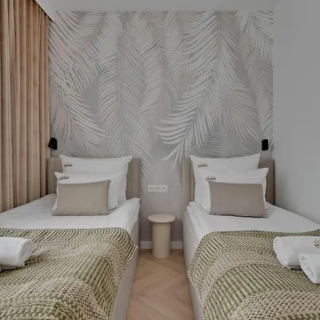 Aparthotel Doki Living - Foodhall & Parking By Downtown 4*
