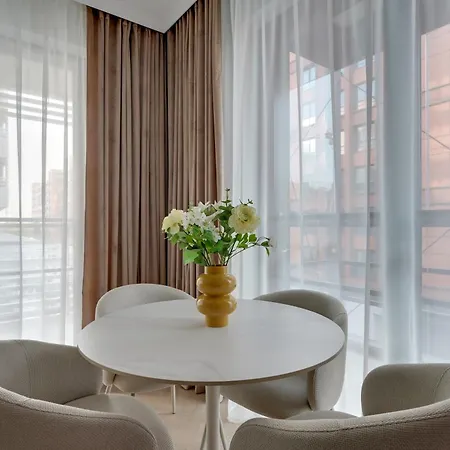 Aparthotel Doki Living - Foodhall & Parking By Downtown 4*