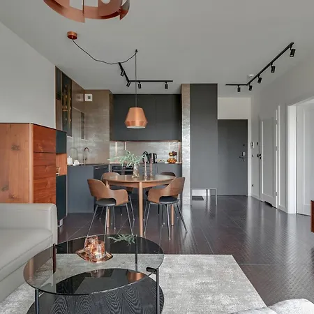 Doki Living - Foodhall & Parking By Downtown Danzica