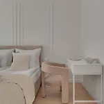 Aparthotel Doki Living - Foodhall & Parking By Downtown 4*