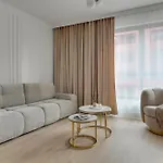 Doki Living - Foodhall & Parking By Downtown Aparthotel 4*