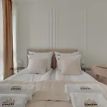Doki Living - Foodhall & Parking By Downtown