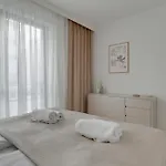Aparthotel Doki Living - Foodhall & Parking By Downtown 4*