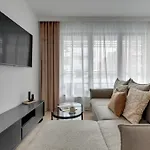 Aparthotel Doki Living - Foodhall & Parking By Downtown 4*