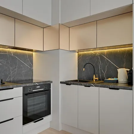 Doki Living - Foodhall & Parking By Downtown Gdansk