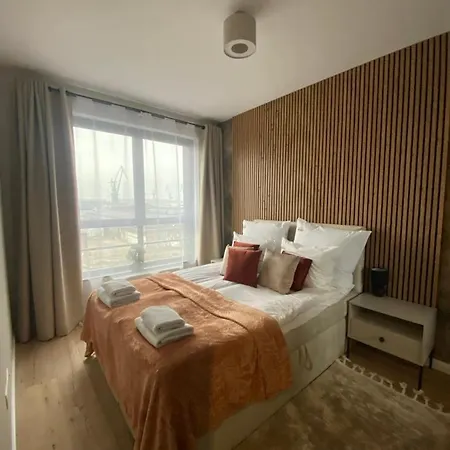 Doki Living - Foodhall & Parking By Downtown