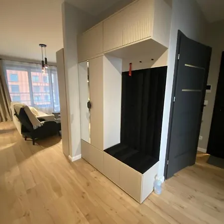 Doki Living - Foodhall & Parking By Downtown * 格但斯克