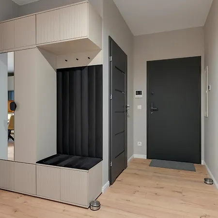 Ξενοδοχείο με διαμερίσματα Doki Living - Foodhall & Parking By Downtown 4*