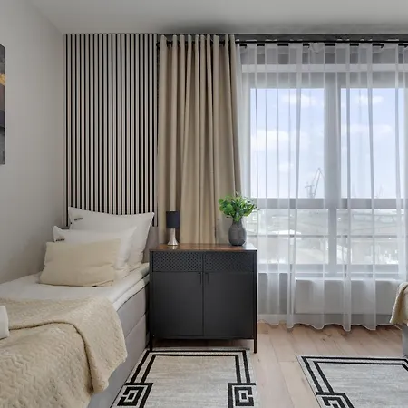 Apart-hotel Doki Living - Foodhall & Parking By Downtown Gdańsk