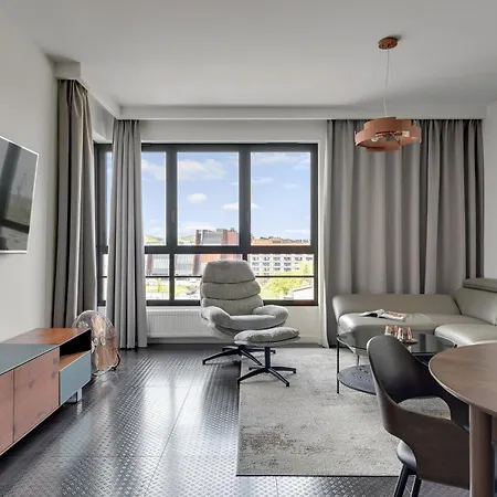 Doki Living - Foodhall & Parking By Downtown 4*