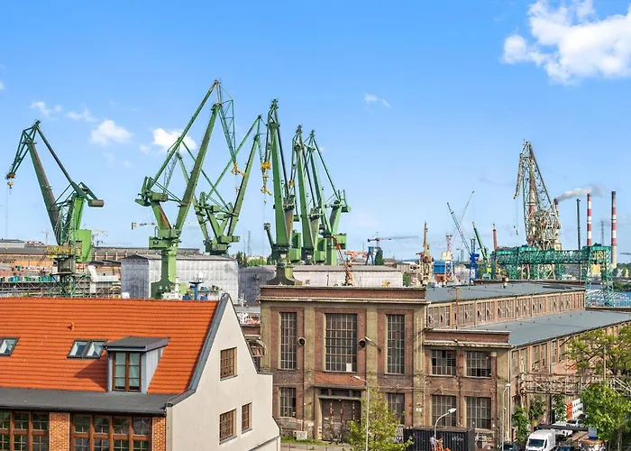 Doki Living - Foodhall & Parking By Downtown 4* Gdansk