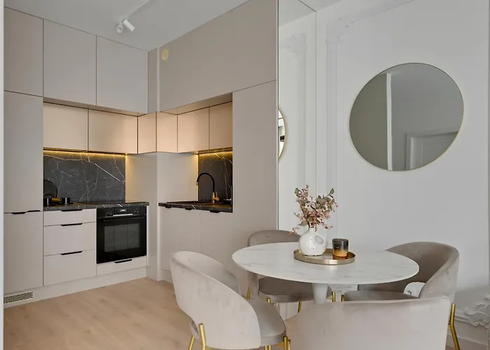 Doki Living - Foodhall & Parking By Downtown Apart Otel Gdansk