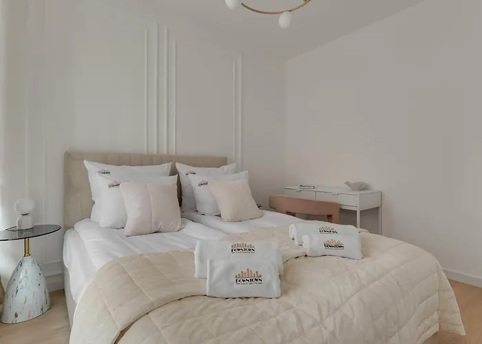 Doki Living - Foodhall & Parking By Downtown 4*