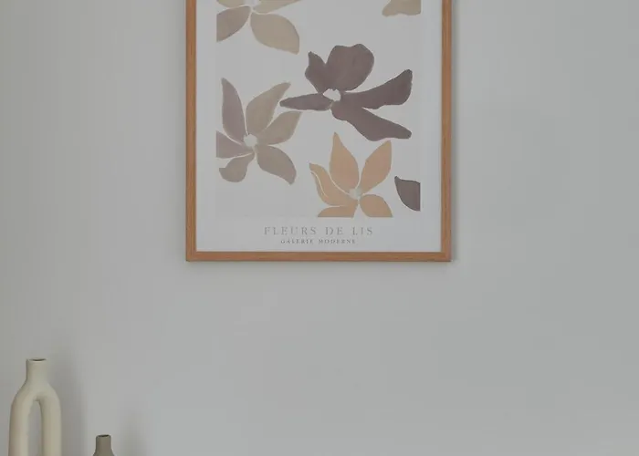 Doki Living - Foodhall & Parking By Downtown 4*