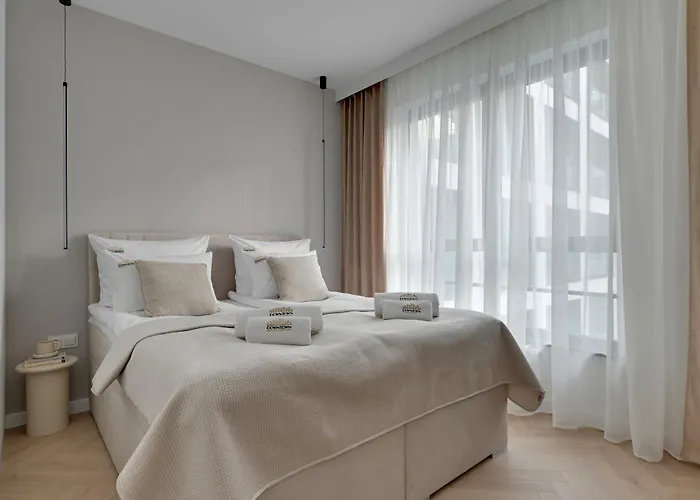 Doki Living - Foodhall & Parking By Downtown 4* Gdansk