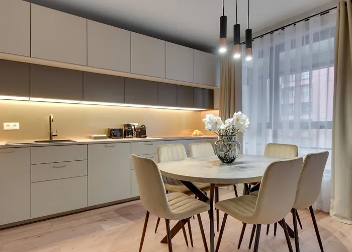 Doki Living - Foodhall & Parking By Downtown Apart Otel