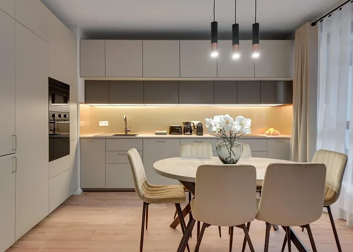 Apart Otel Doki Living - Foodhall & Parking By Downtown Gdansk